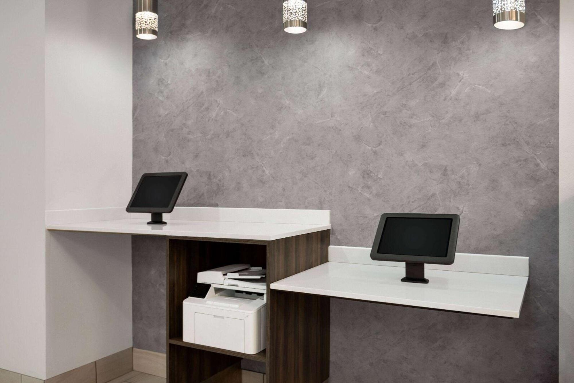 Hotel La Quinta By Wyndham Gonzales La Zewnętrze zdjęcie