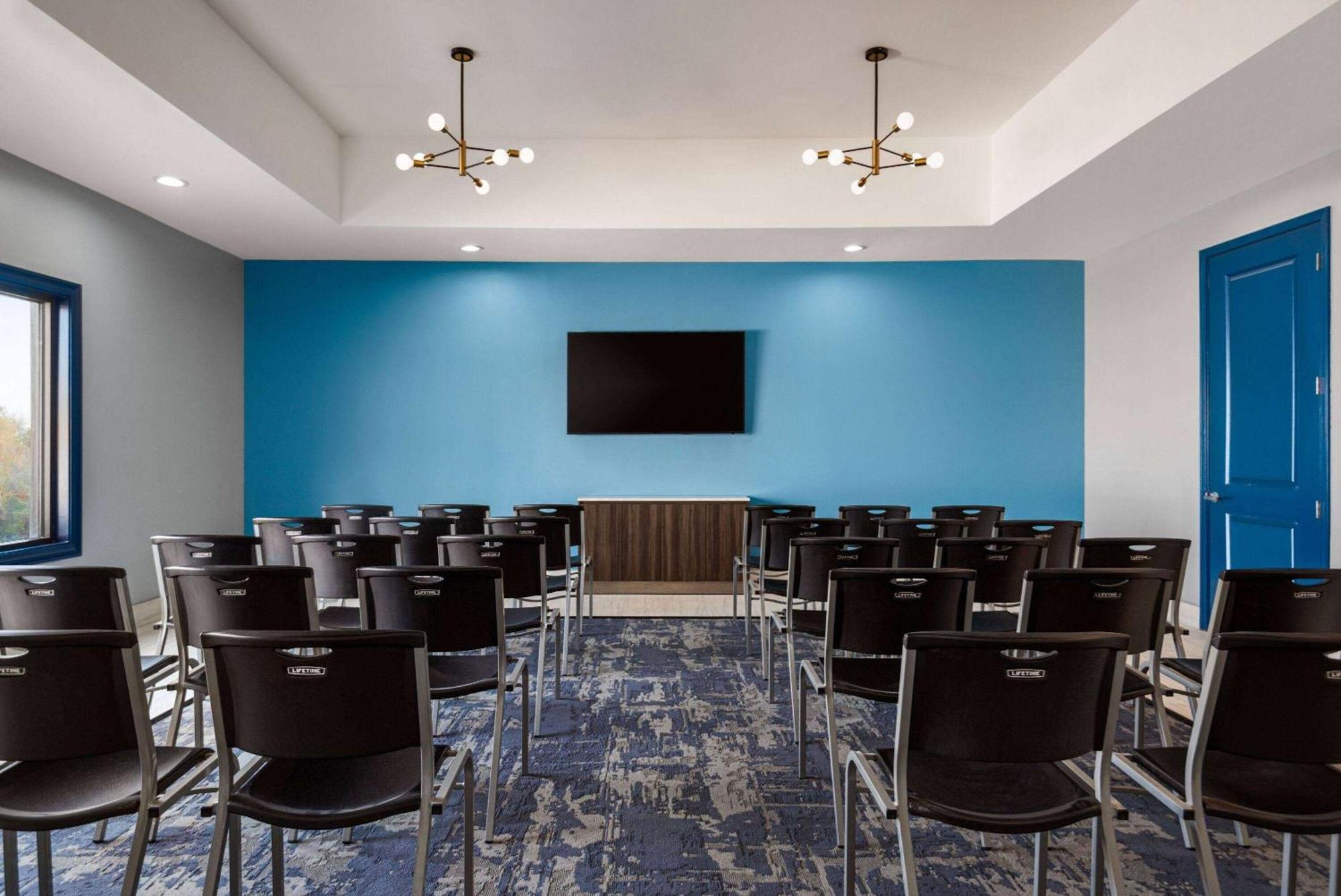 Hotel La Quinta By Wyndham Gonzales La Zewnętrze zdjęcie