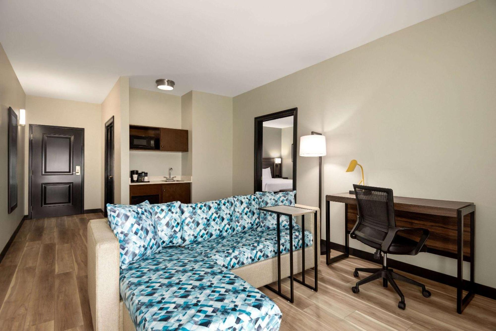 Hotel La Quinta By Wyndham Gonzales La Zewnętrze zdjęcie