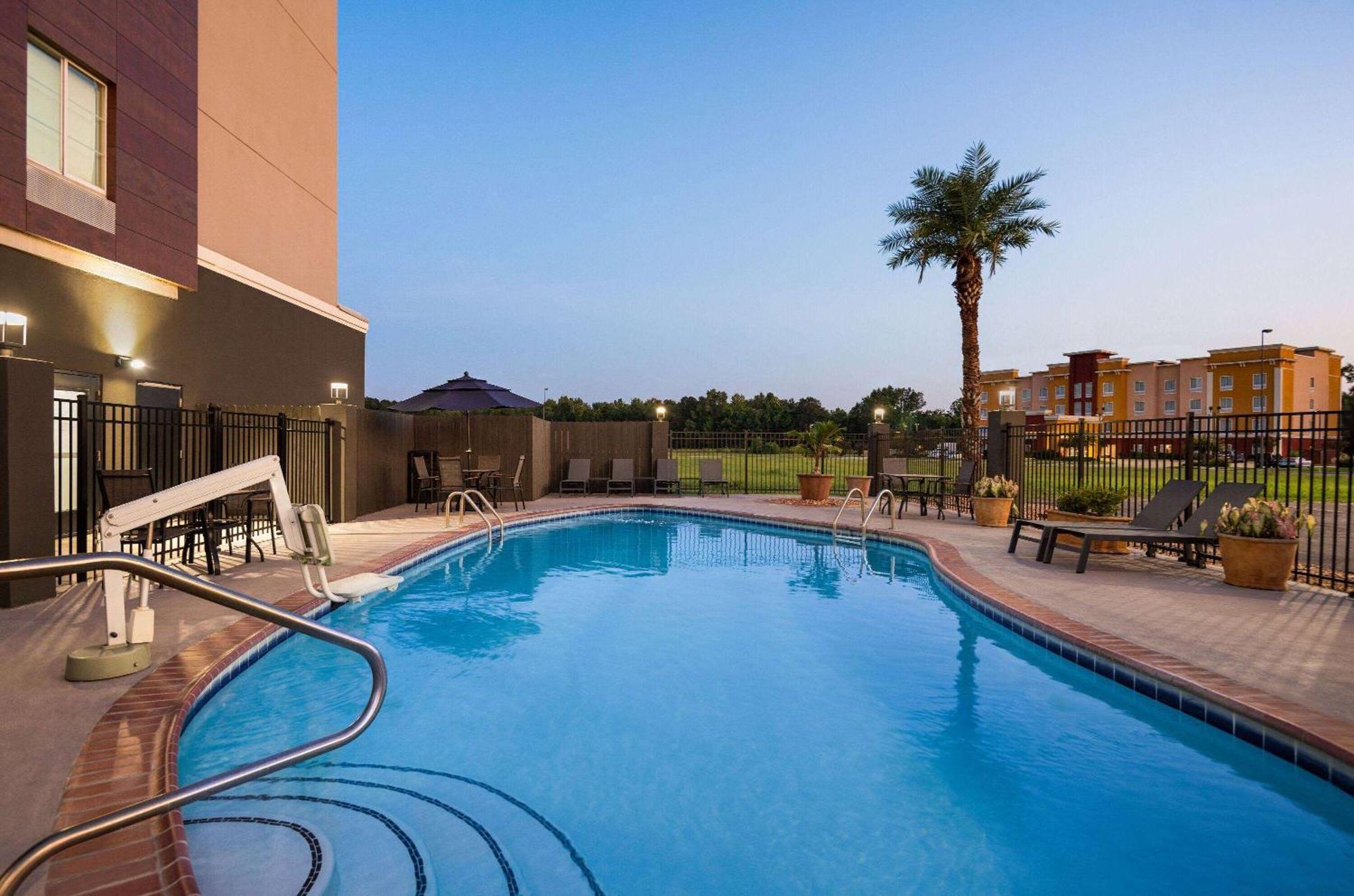 Hotel La Quinta By Wyndham Gonzales La Zewnętrze zdjęcie